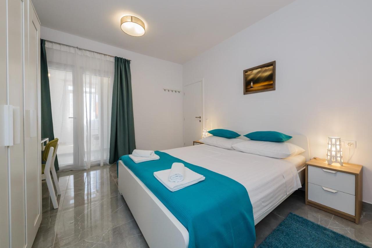 Apartmani Ujakovic Kaštela Exteriér fotografie