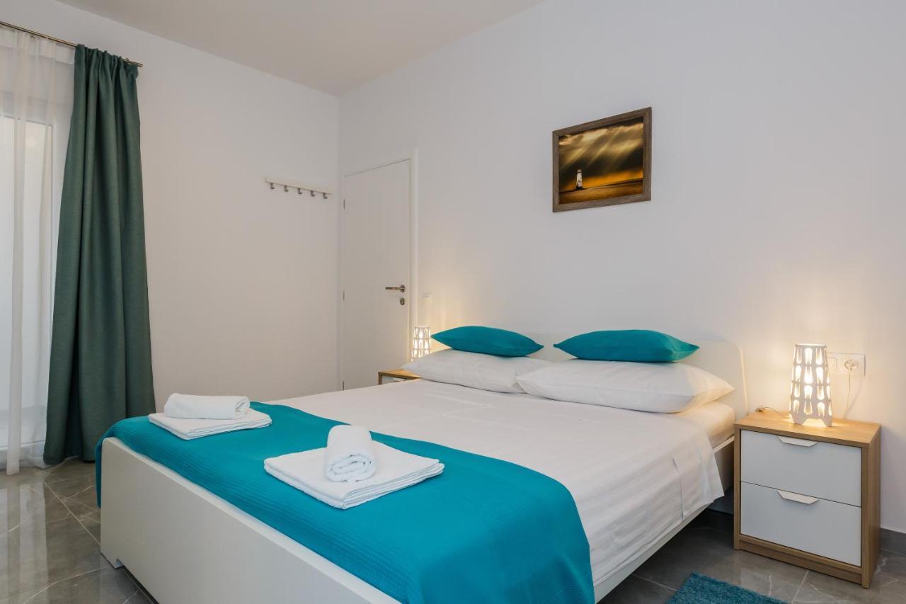 Apartmani Ujakovic Kaštela Exteriér fotografie