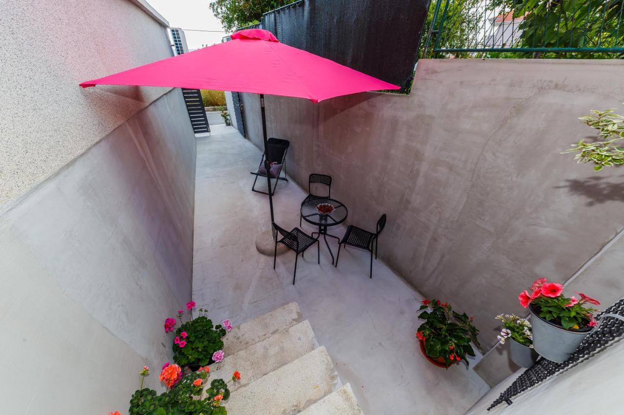 Apartmani Ujakovic Kaštela Exteriér fotografie