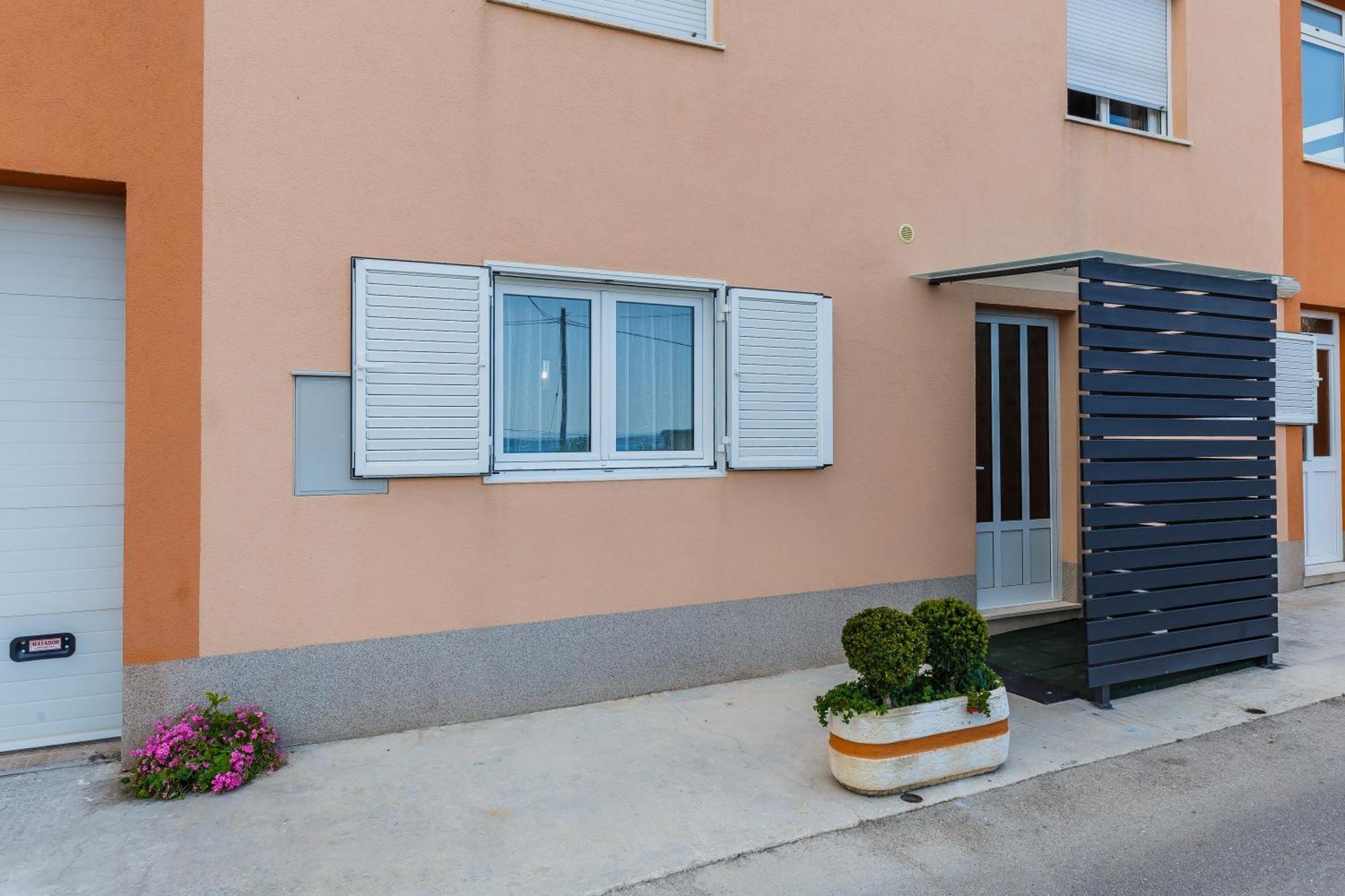 Apartmani Ujakovic Kaštela Exteriér fotografie