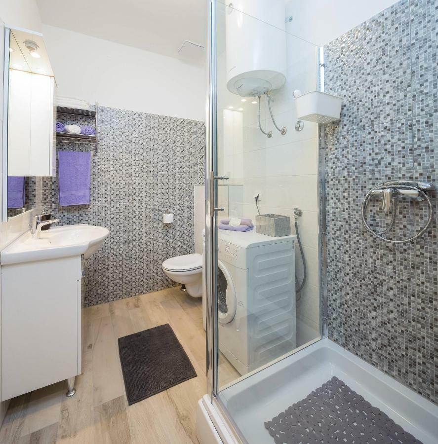 Apartmani Ujakovic Kaštela Exteriér fotografie