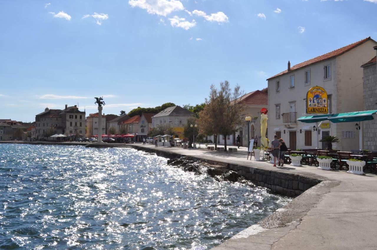 Apartmani Ujakovic Kaštela Exteriér fotografie