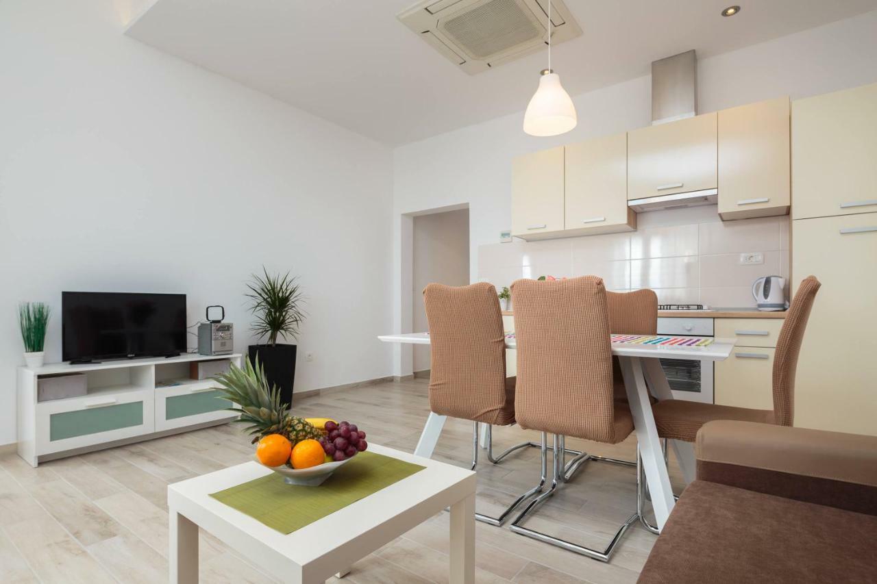 Apartmani Ujakovic Kaštela Exteriér fotografie