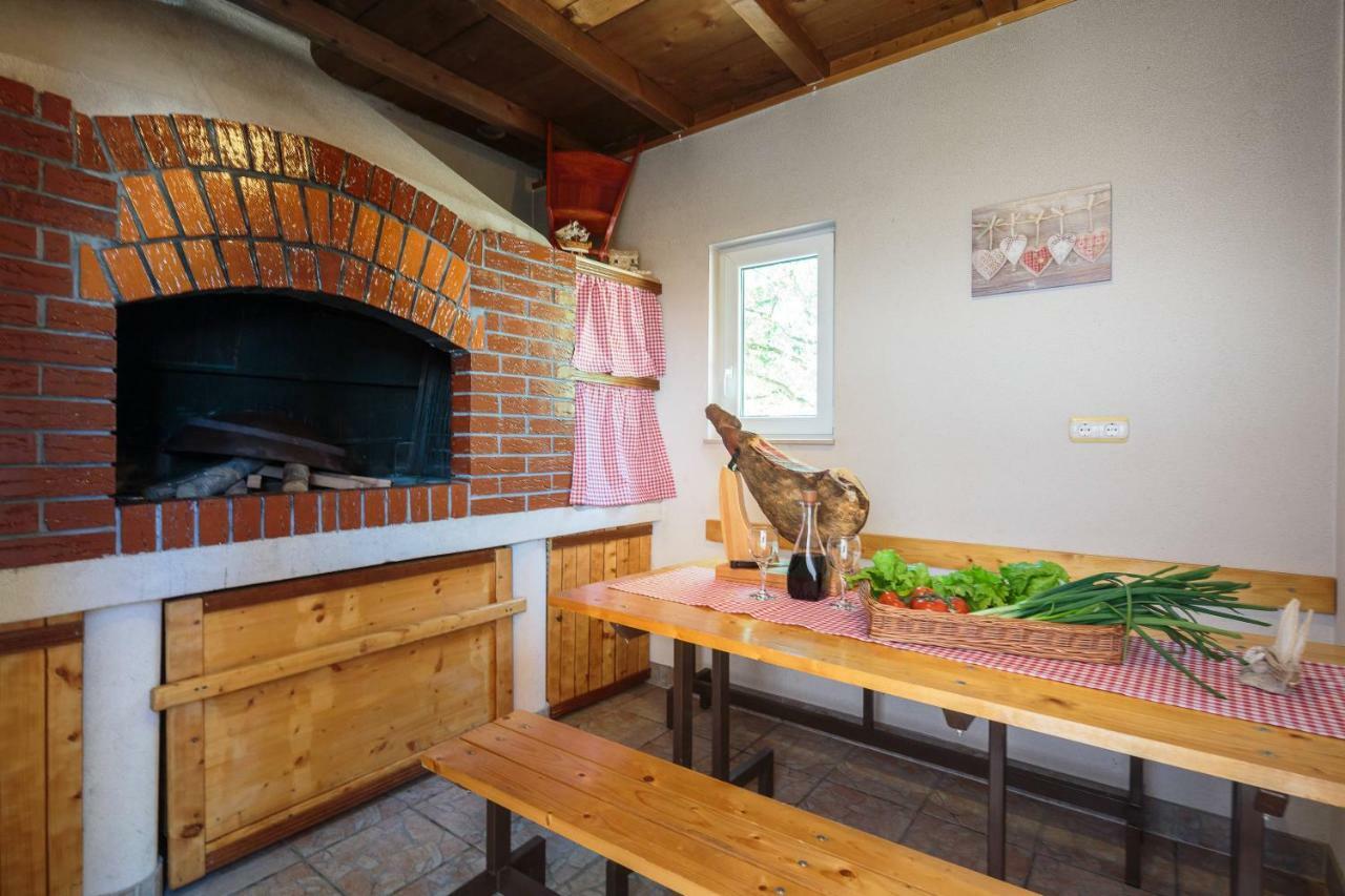 Apartmani Ujakovic Kaštela Exteriér fotografie